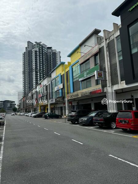 Untuk Dijual - Jalan Setia Tropika @ Setia Tropika 3 Storey Shoplot For Sale