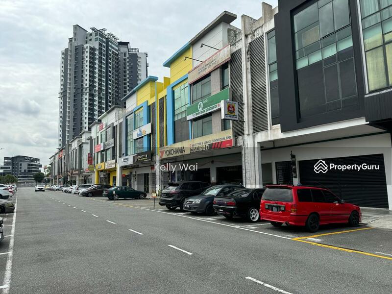 Untuk Dijual - Jalan Setia Tropika @ Setia Tropika 3 Storey Shoplot For Sale