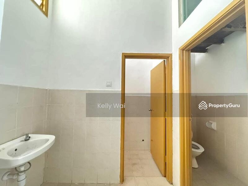 For Sale - Jalan Merbau 10 @ IOI Bandar Putra Kulai 2 Storey Shoplot For Sale