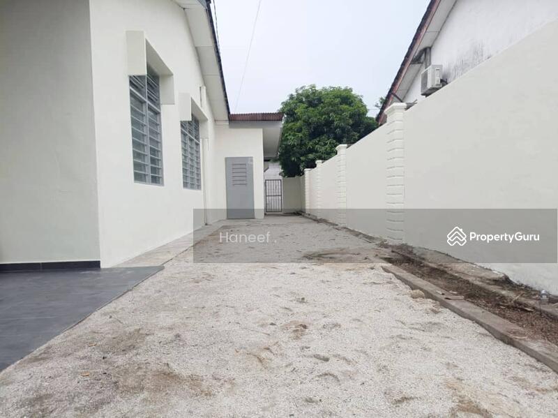 Untuk Dijual - (Fully Refurbished) Teres 1 Tingkat - Taman Seri Kobis - Lunas