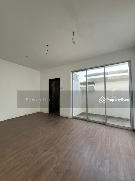 For Sale - [Cheapest] 2.5 Storey Terrace House, Emerald Garden, Kota Emerald, Rawang