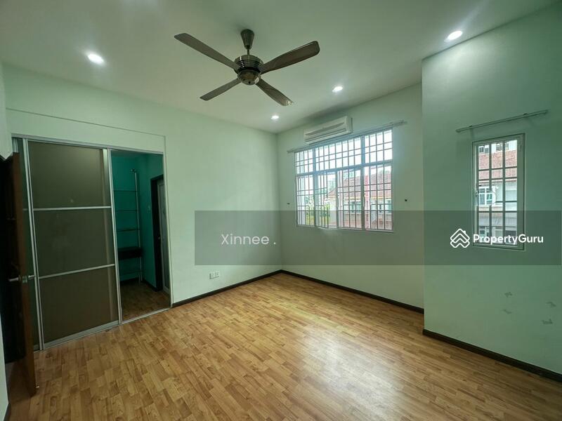 For Sale - Greenlane Triple Storey Terrace