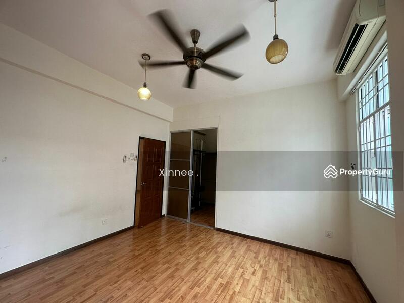 For Sale - Greenlane Triple Storey Terrace