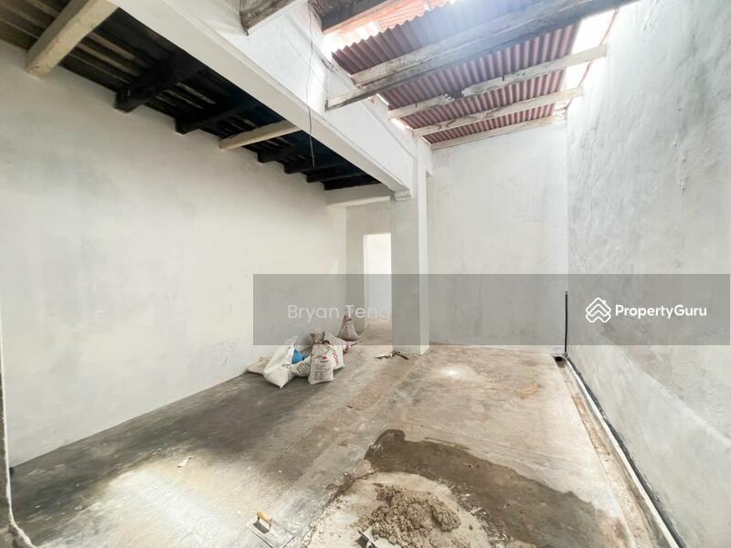 For Rent - SHOP LOT 3 STOREY RENT AT LEBUH CHULIA GEORGETOWN TOURIST HOTSPOT