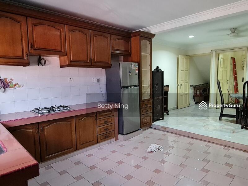 For Rent - 2-storey Terrace House at SS2