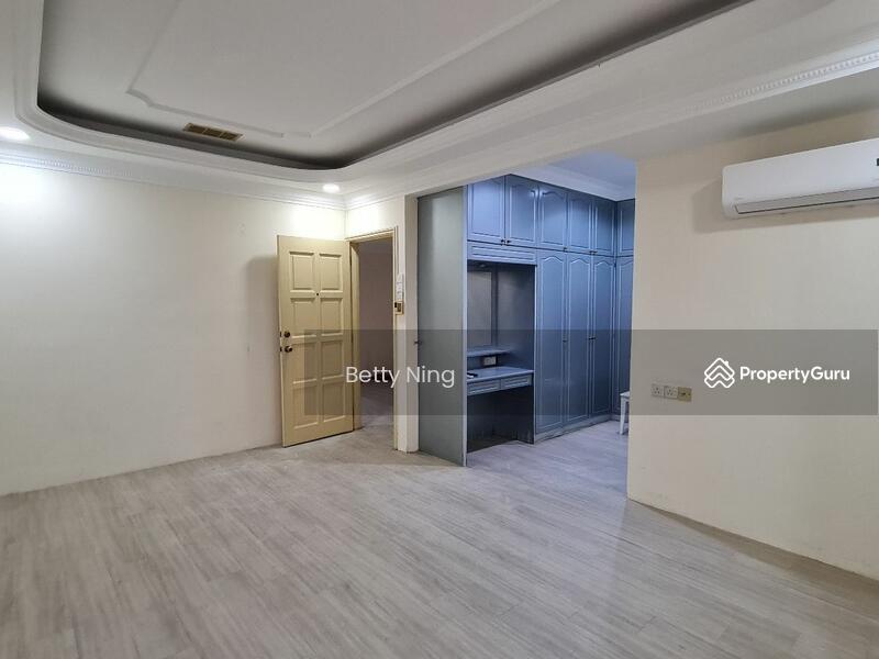 For Rent - 2-storey Terrace House at SS2