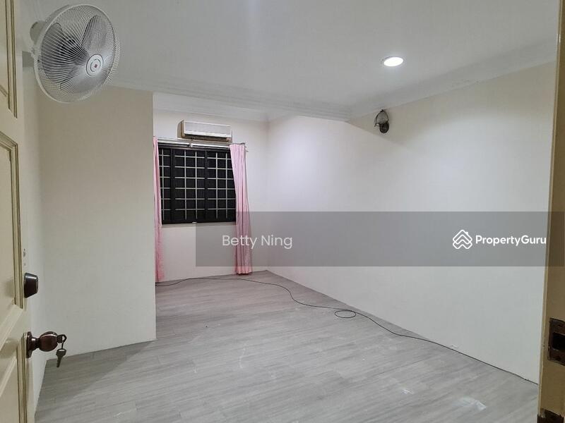 For Rent - 2-storey Terrace House at SS2