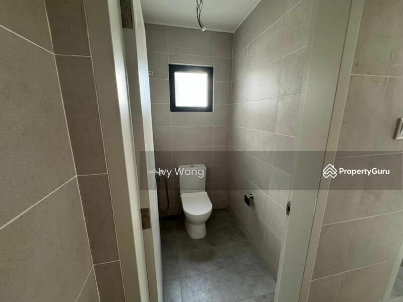 For Rent - Silver Square, Whitten, Ivoris Eco Majestic, Semenyih shoplot for rent