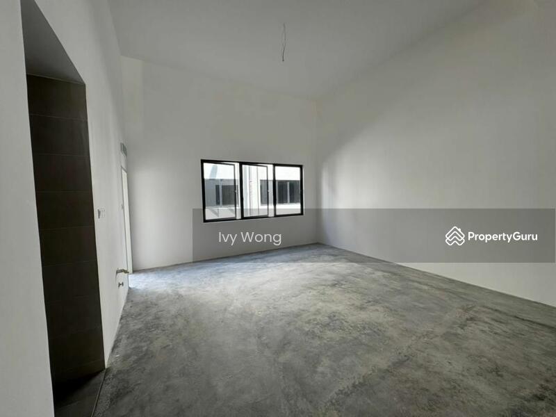 For Rent - Silver Square, Whitten, Ivoris Eco Majestic, Semenyih shoplot for rent
