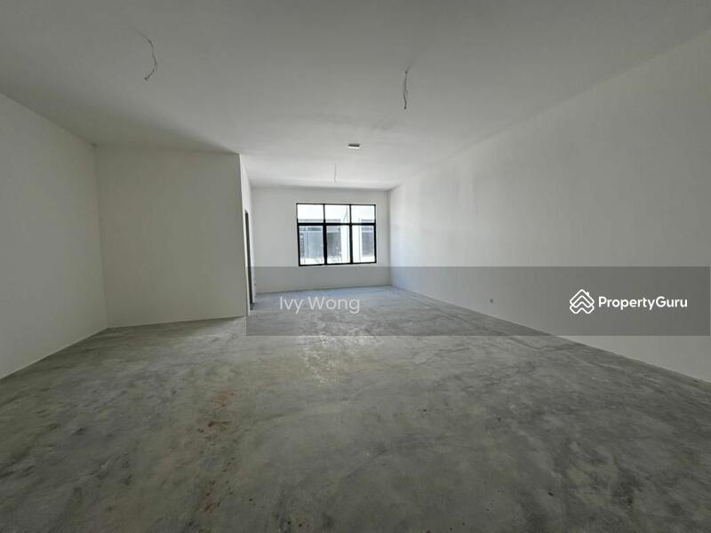 For Rent - Silver Square, Whitten, Ivoris Eco Majestic, Semenyih shoplot for rent