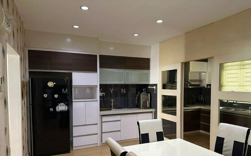 For Sale - PERSIARAN KELICAP