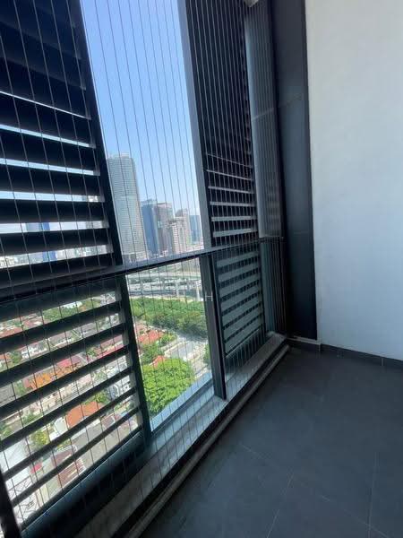 Kondominium untuk Disewa di Avara - TH Lee - Balcony - PropertyGuru.com.my