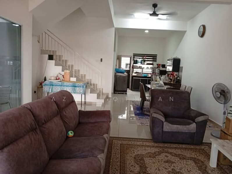 Terraced House for Sale in Bandar Springhill (Jimah) - Azrul Othman - Living Room - PropertyGuru.com.my