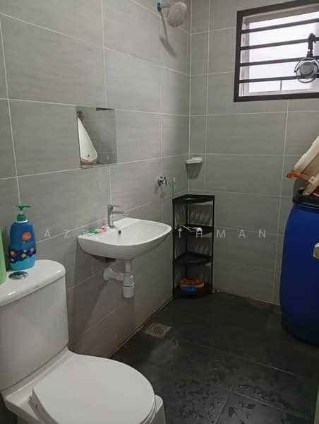 Terraced House for Sale in Bandar Springhill (Jimah) - Azrul Othman - Bathroom - PropertyGuru.com.my