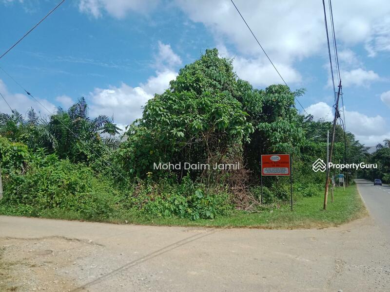 For Sale - [Non Bumi] + Facing Main Road