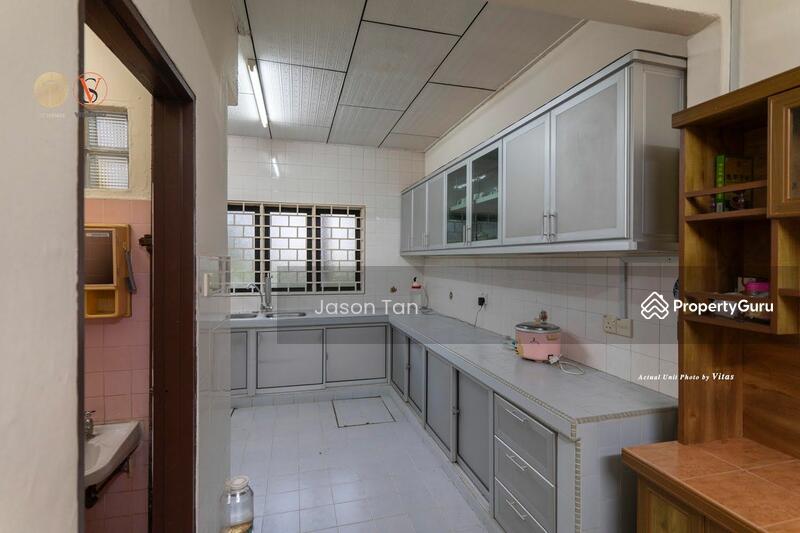 For Sale - 2-storey Terrace House at Taman Berkeley
