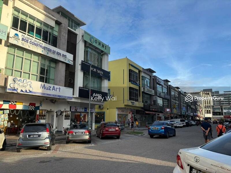 For Sale - Mount Austin @ Jalan Austin Height 3 Storey Shoplot For Sale