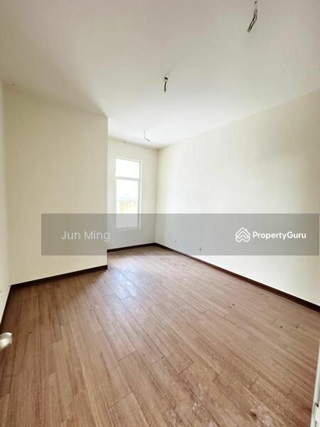 For Sale - Semi-Detached House at Taman Pelangi Semenyih 2