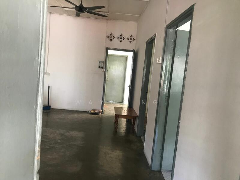 For Sale - 1-storey Terraced House at Taman Salak Selatan