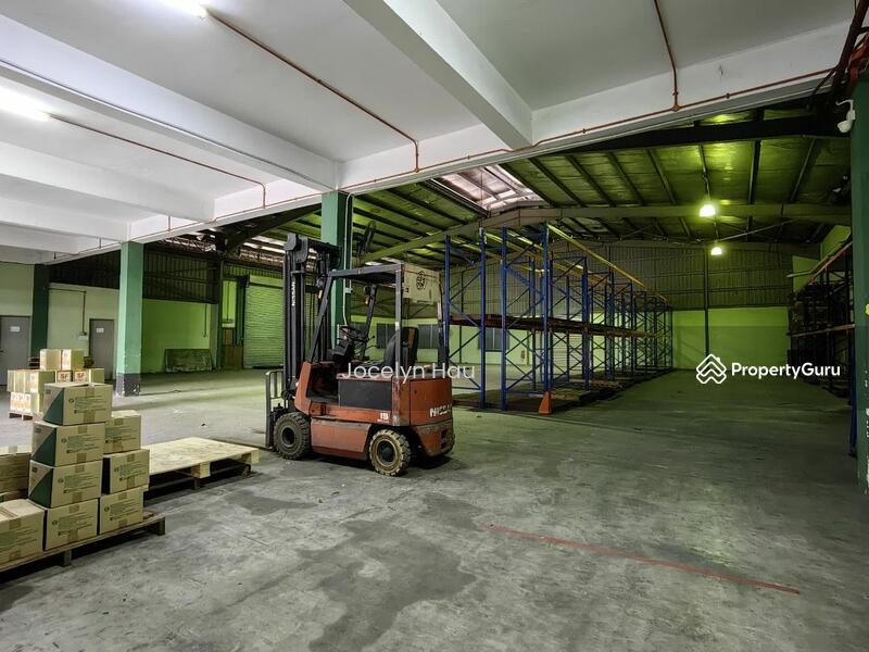 Untuk Disewa - Semi-D factory at Taman Johor