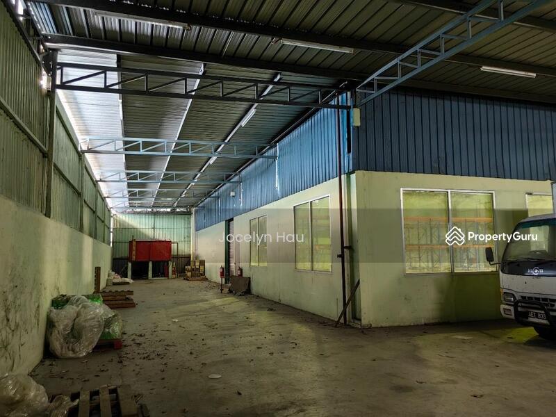 Untuk Disewa - Semi-D factory at Taman Johor