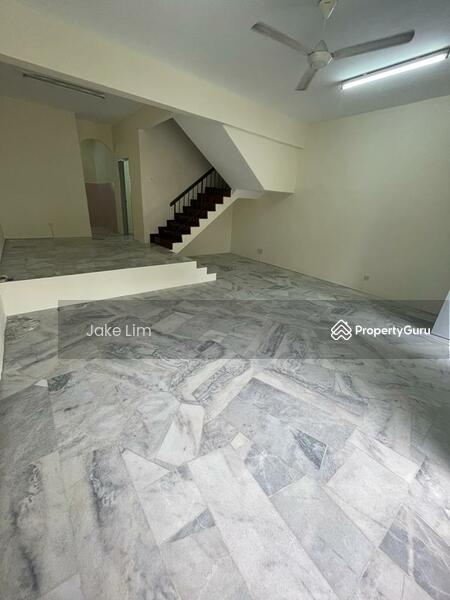 Untuk Disewa - Palm Walk