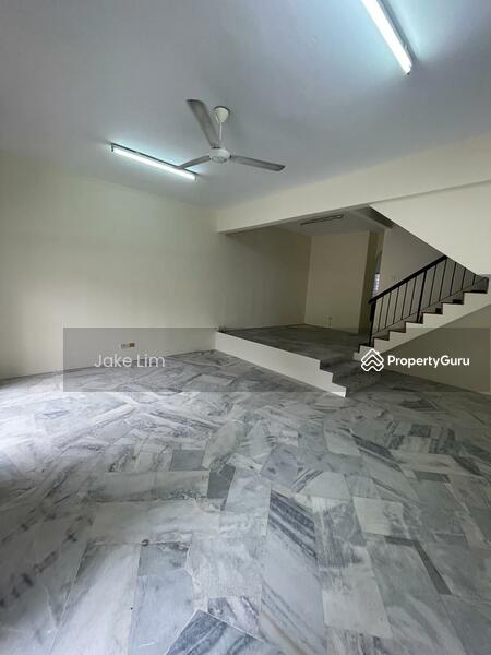Untuk Disewa - Palm Walk