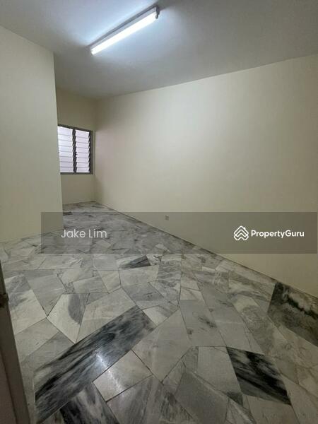 Untuk Disewa - Palm Walk