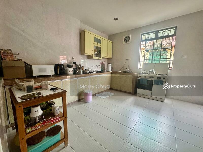 For Sale - Ulu Tiram Taman Pelangi Indah Jalan Pesona 2.5 Storey Semi D