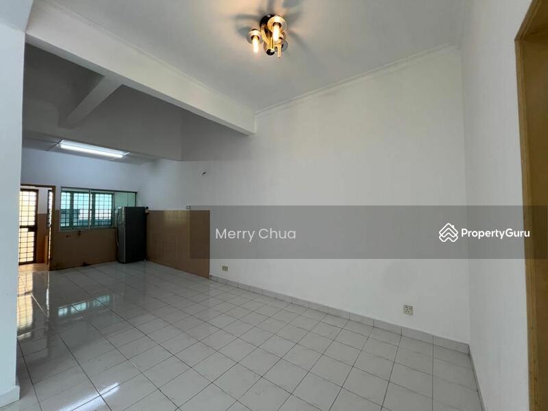 For Rent - Ulu Tiram Taman Gaya 1.5 Storey