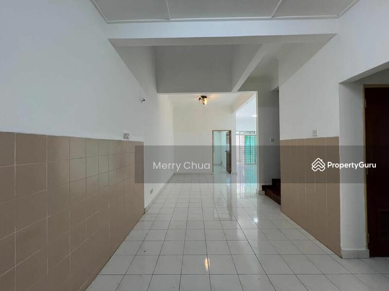 For Rent - Ulu Tiram Taman Gaya 1.5 Storey
