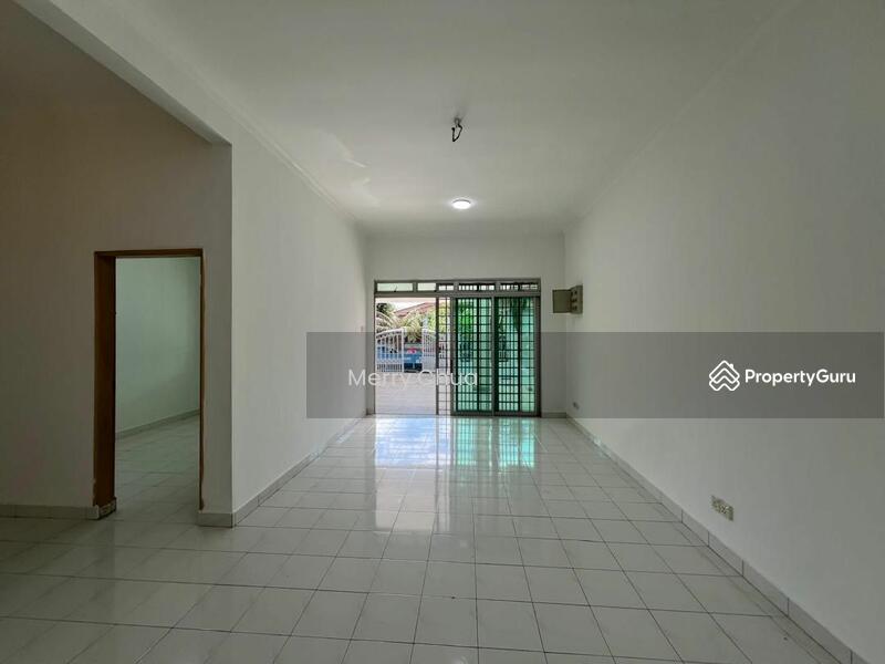 For Rent - Ulu Tiram Taman Gaya 1.5 Storey