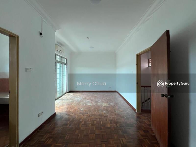 For Rent - Ulu Tiram Taman Gaya 1.5 Storey
