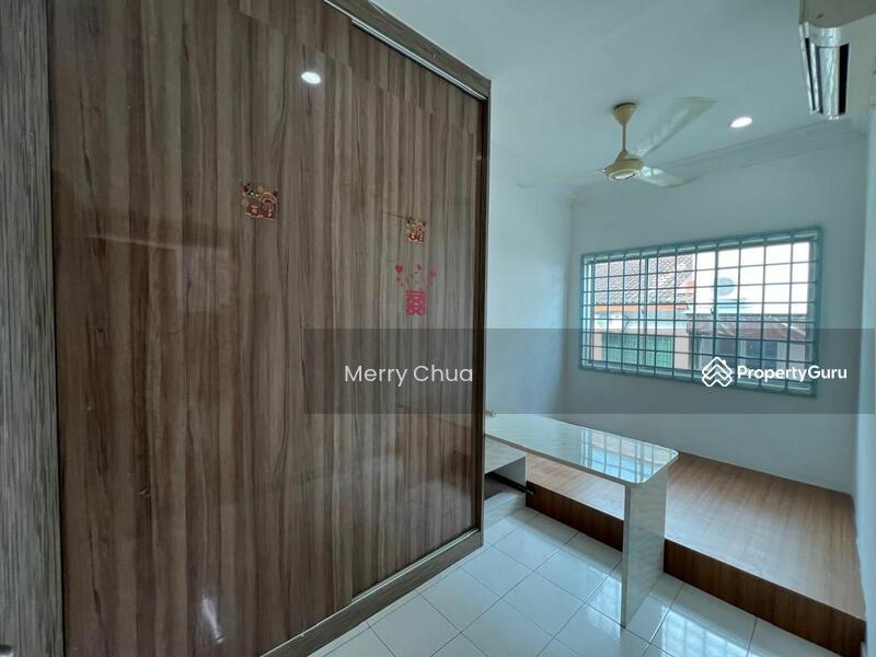 For Rent - Ulu Tiram Taman Gaya 1.5 Storey