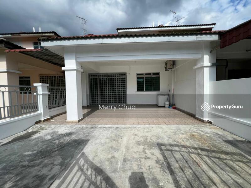 For Rent - Ulu Tiram Taman Gaya 1.5 Storey
