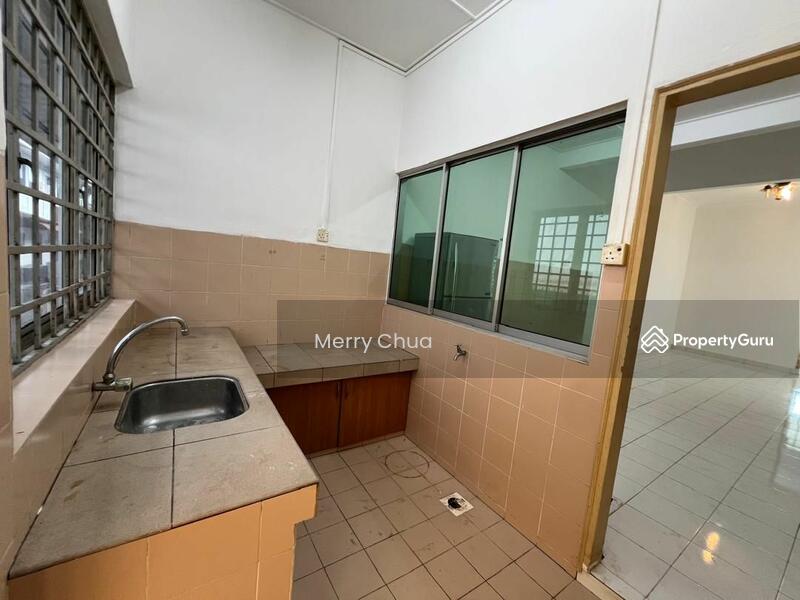 For Rent - Ulu Tiram Taman Gaya 1.5 Storey