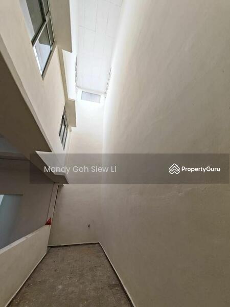 For Rent - Ulu Tiram Taman Puteri Wangsa 3 Storey Shop Lot