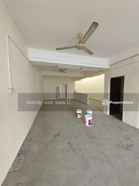 For Rent - Ulu Tiram Taman Puteri Wangsa 3 Storey Shop Lot