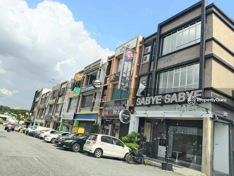 Untuk Dijual - Bandar Putra 3 Storey Terrace Shop Lot