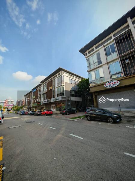 Untuk Dijual - Taman Cahaya Kota Puteri ( Intermediate Lot ) 3-Storey Commercial Shoplot