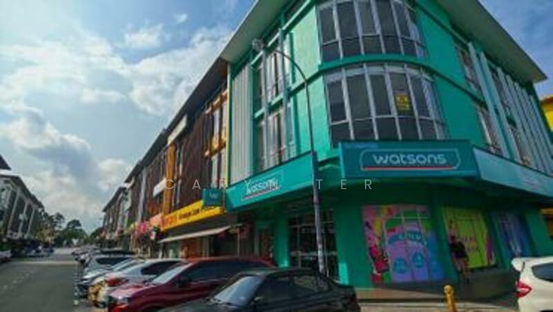 For Sale - Taman Cahaya Kota Puteri ( Intermediate Lot ) 3-Storey Commercial Shoplot