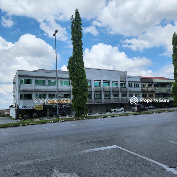 For Sale - 3 Storey Shop Intermediate @ Pending Jalan Kwong Lee Bank