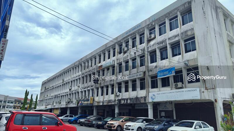 For Sale - 3 Storey Shop Intermediate @ Pending Jalan Kwong Lee Bank