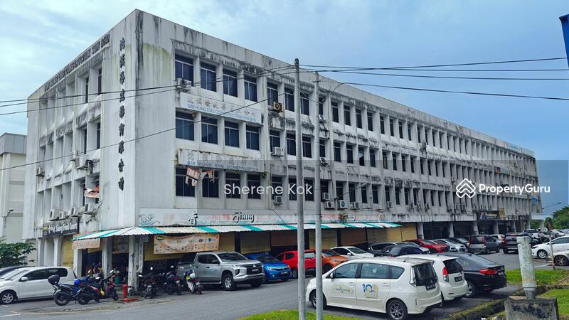 For Sale - 3 Storey Shop Intermediate @ Pending Jalan Kwong Lee Bank