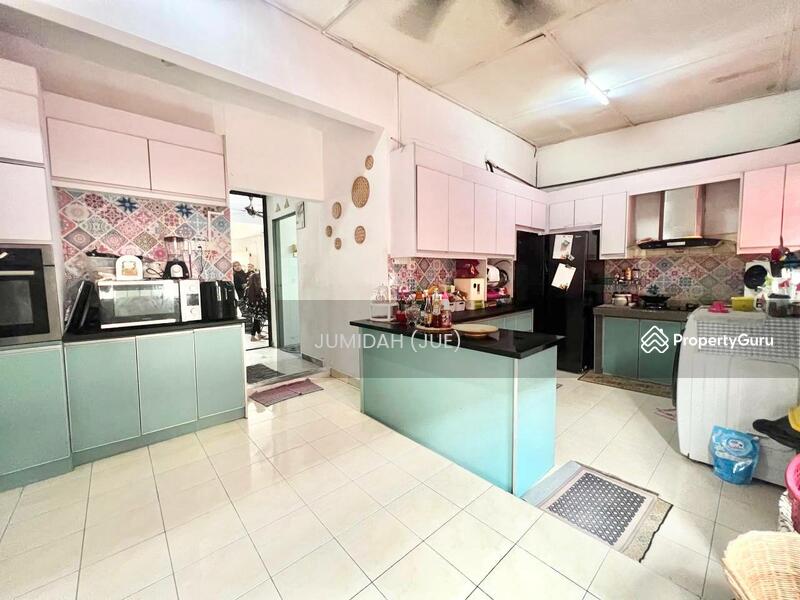 FACING CORNER LOT(Extra Parking)NEAR SURAU (150m)NEAR SCHOOL,SRA (350m)Double Storey, Taman Sri