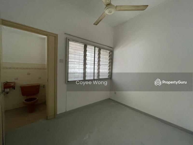For Sale - Bandar Menjalara