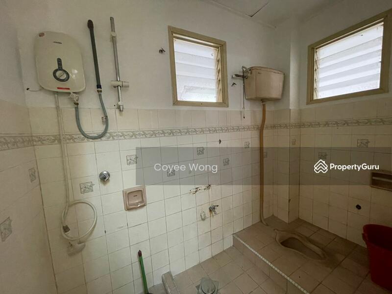 For Sale - Bandar Menjalara