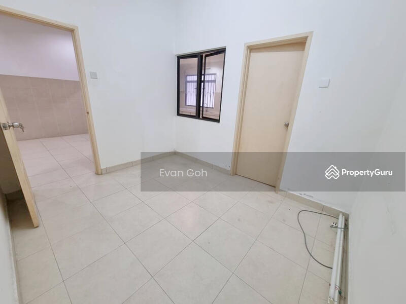 For Sale - Puteri 11