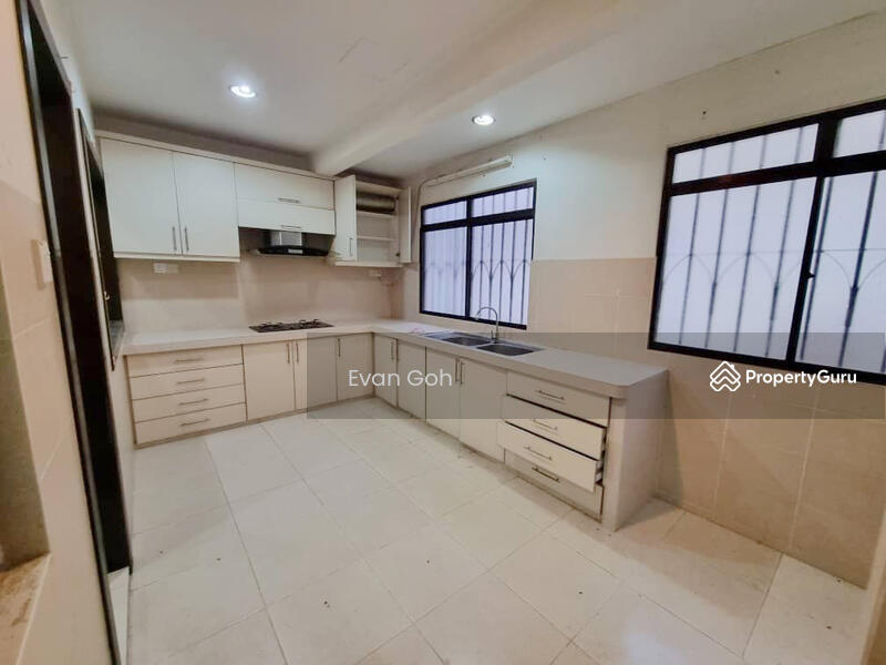 For Sale - Puteri 11