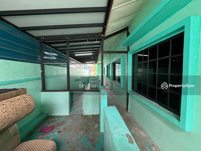 For Rent - Commercial bungalow at Taman Melodies
